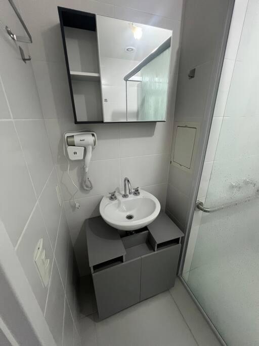 Com Piscina Muito Proximo Ao Metro! Apartamento